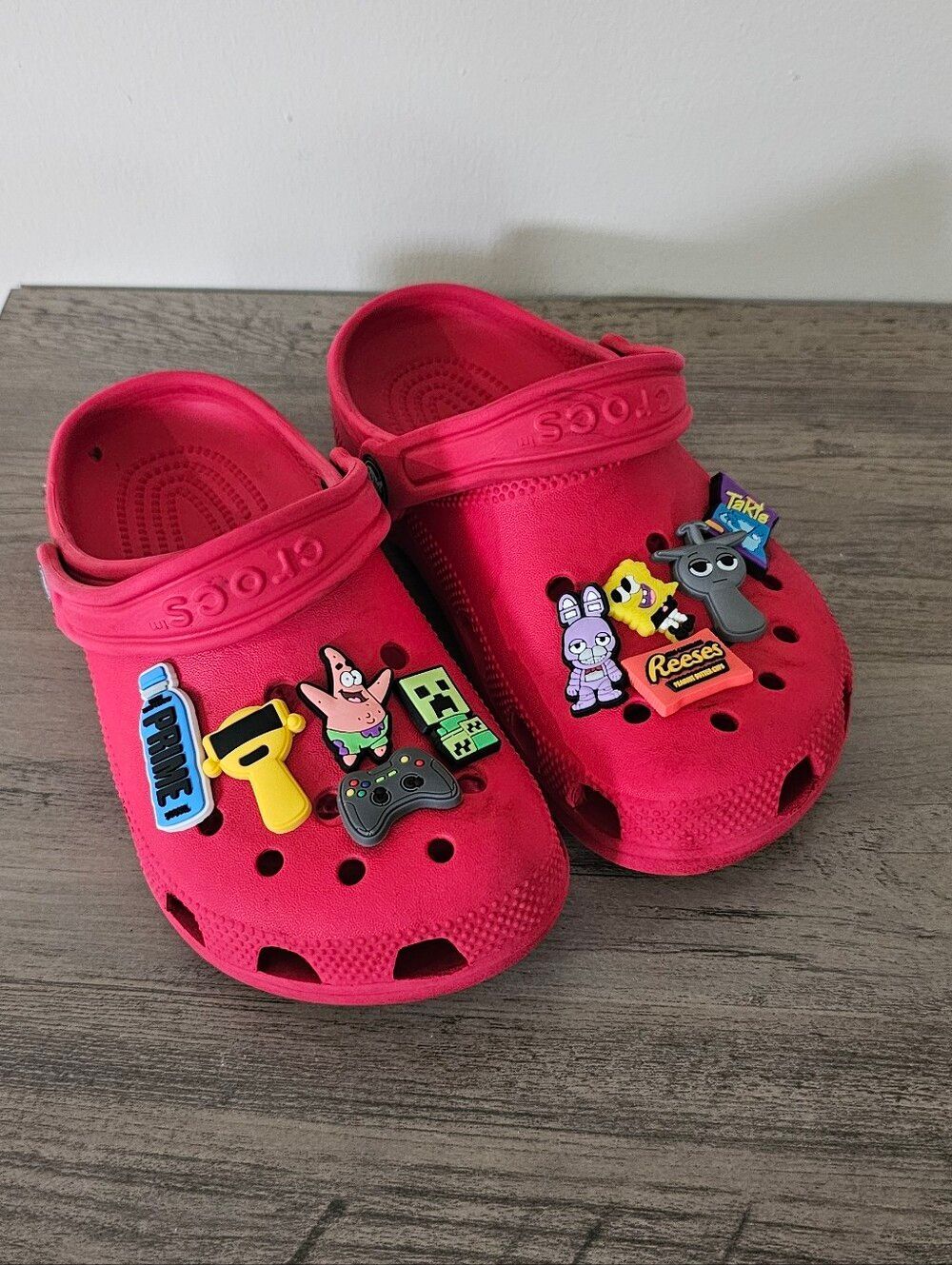 CROCS Kids Varsity Red Classic Clog Charms Boy J 2